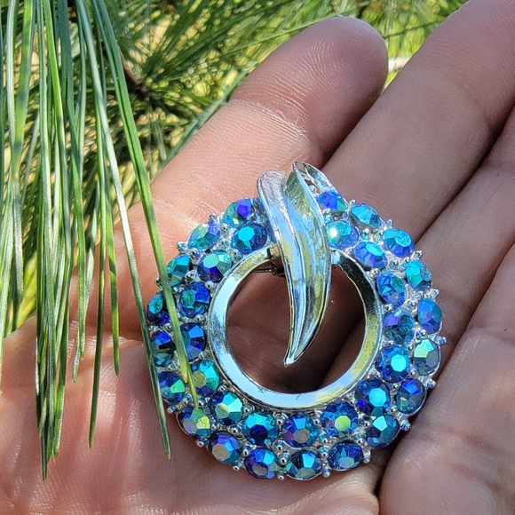 unbranded Jewelry - Aurora Blue Crystal Circle Brooch - Womens Jewelry